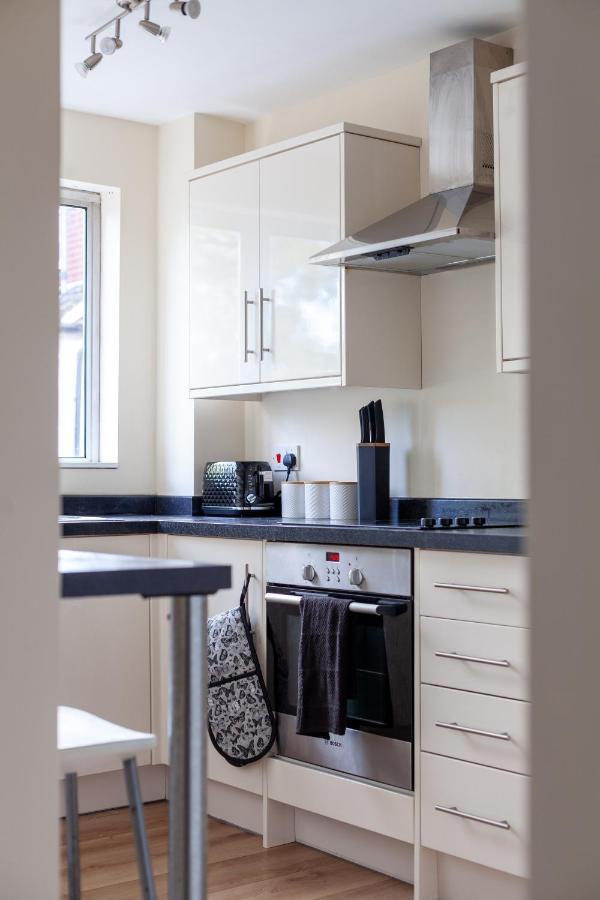 Lovely Studio Flat In Wimbledon W/ Free Parking Лондон Екстер'єр фото
