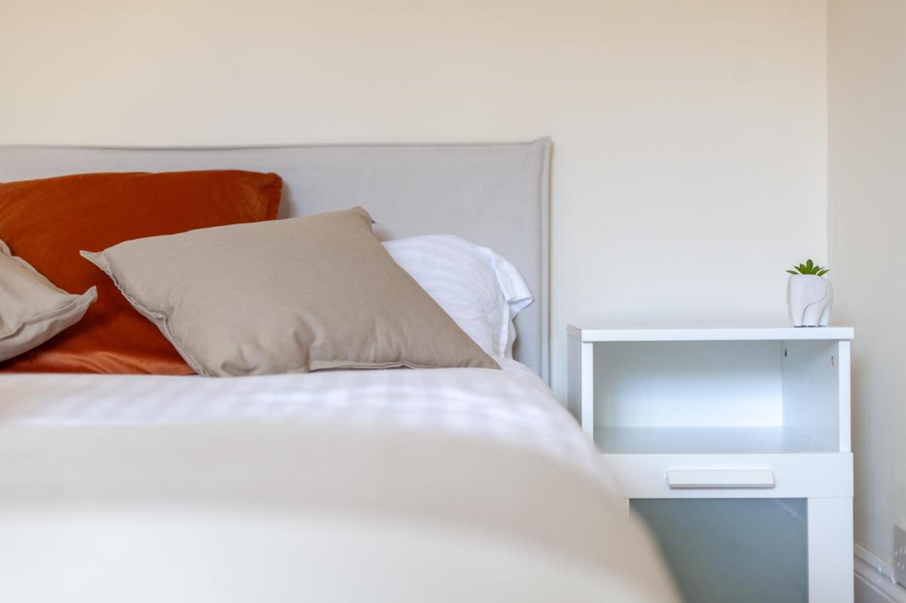 Lovely Studio Flat In Wimbledon W/ Free Parking Лондон Екстер'єр фото