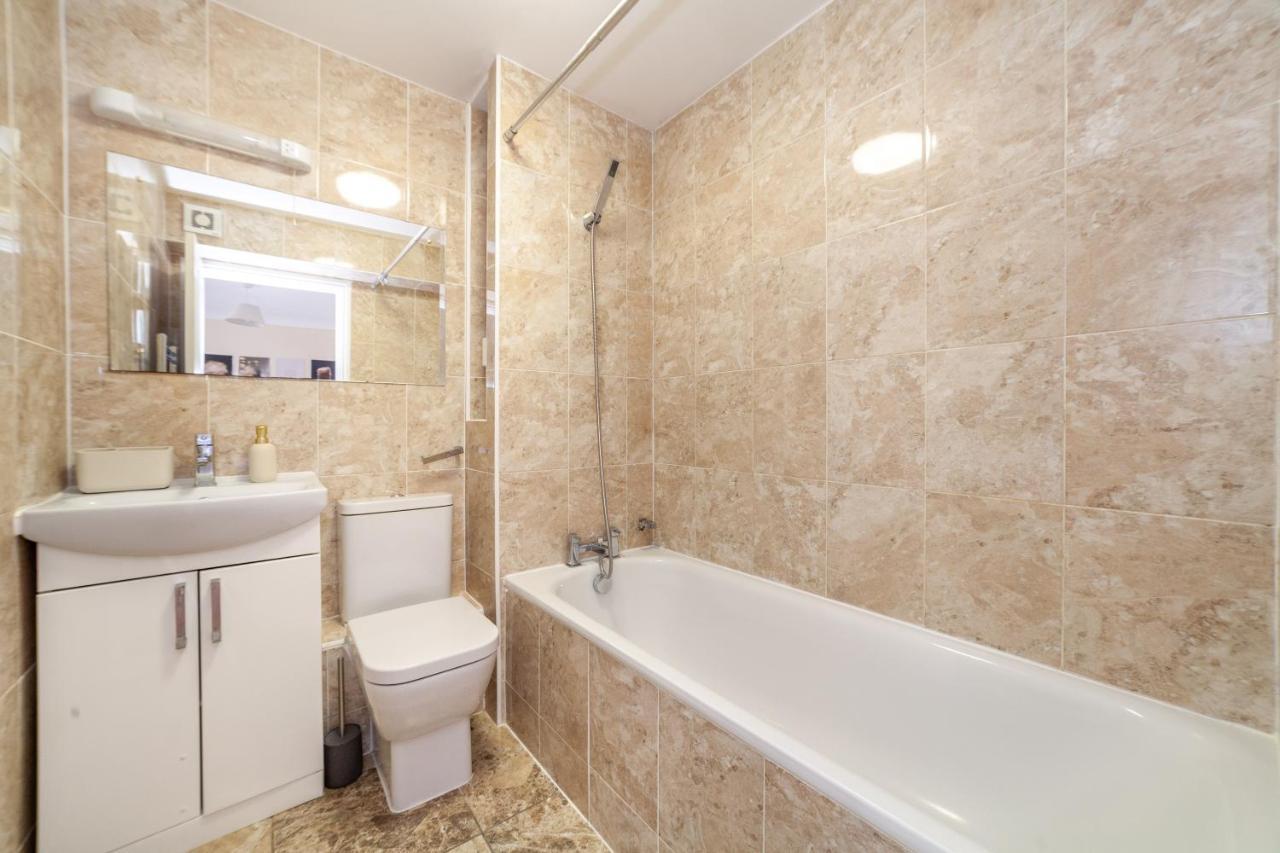 Lovely Studio Flat In Wimbledon W/ Free Parking Лондон Екстер'єр фото