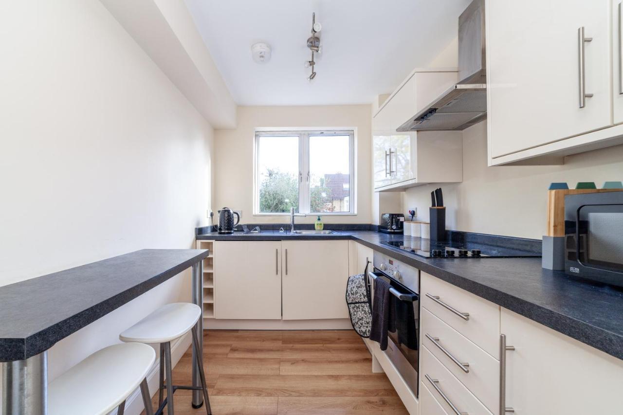 Lovely Studio Flat In Wimbledon W/ Free Parking Лондон Екстер'єр фото