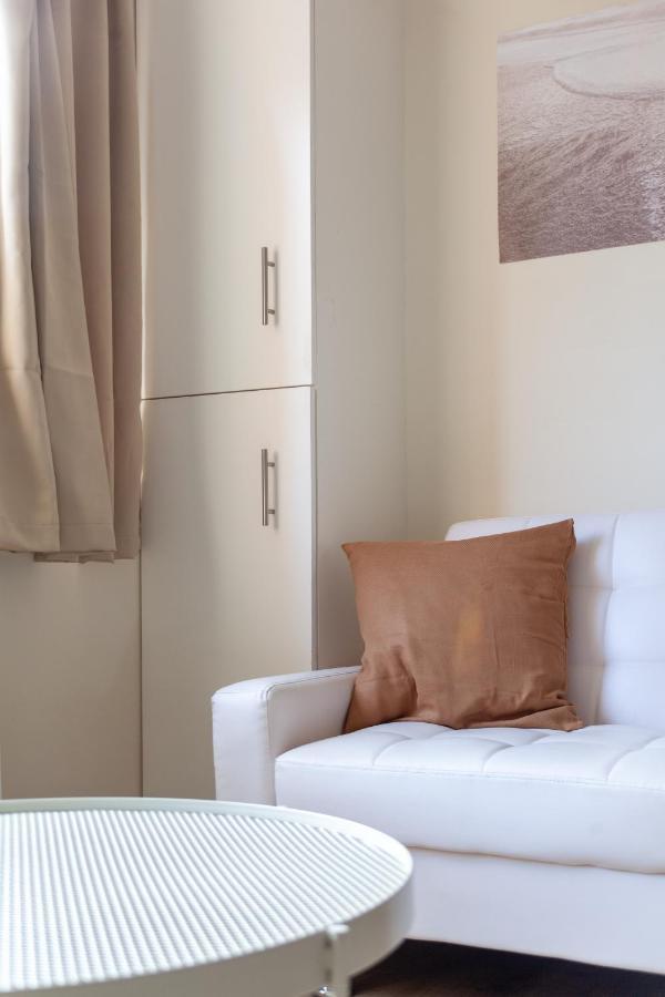 Lovely Studio Flat In Wimbledon W/ Free Parking Лондон Екстер'єр фото