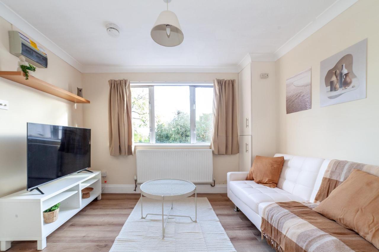 Lovely Studio Flat In Wimbledon W/ Free Parking Лондон Екстер'єр фото