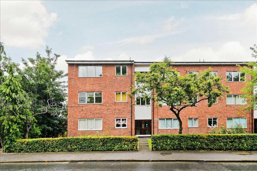 Lovely Studio Flat In Wimbledon W/ Free Parking Лондон Екстер'єр фото